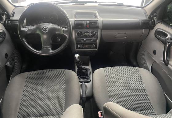 CHEVROLET CLASSIC 1.0 MPFI LIFE 8V FLEX 4P MANUAL CHEVROLET CLASSIC 1.0 MPFI LIFE 8V FLEX 4P MANUAL